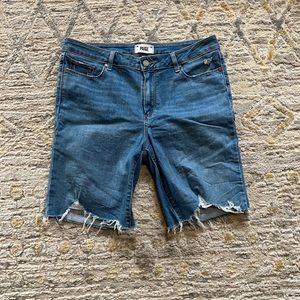 Paige jax knee short sz 32